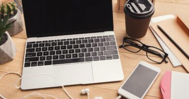 Photo d'un ordinateur Mac sur un bureau